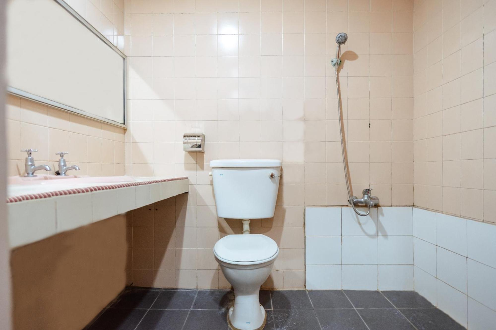 Oyo 90208 Milion Inn Miri Dış mekan fotoğraf